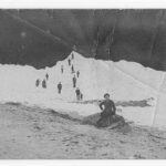 „Jääkrunnid“ Aksi Metsaotsa rannas 1919. aastal, 31 jalga üle merepinna. August Luusmanni foto.